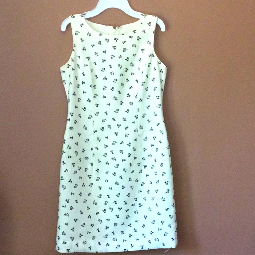 SALE!! DARLING SUMMER DRESS